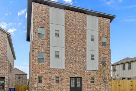 The Warhol - Pet-Friendly Apartment Bentonville Exterior photo